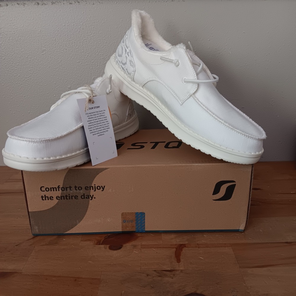 STQ Ease In Loafers Women 9.5 White Canvas Faux Fur Slip On ST2302005 Sealed Box